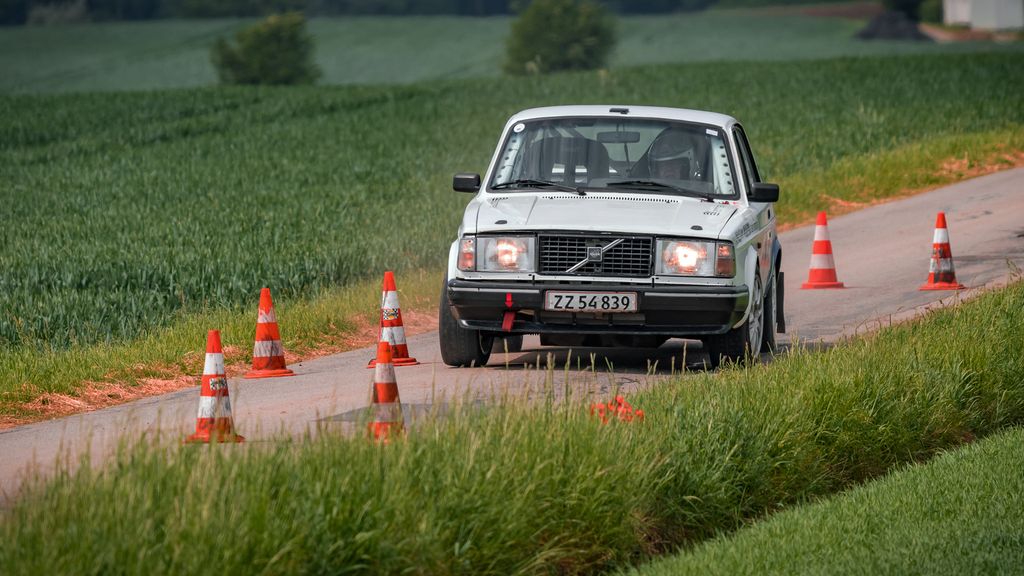 Her ses Kurt Mejeri Ryegaard Hill Climb, hvor han kæmpede med de meget snævre chikaner, som nærmest var for smalle til biler større end en Morris Mascot
(Foto: PeterejPhoto)